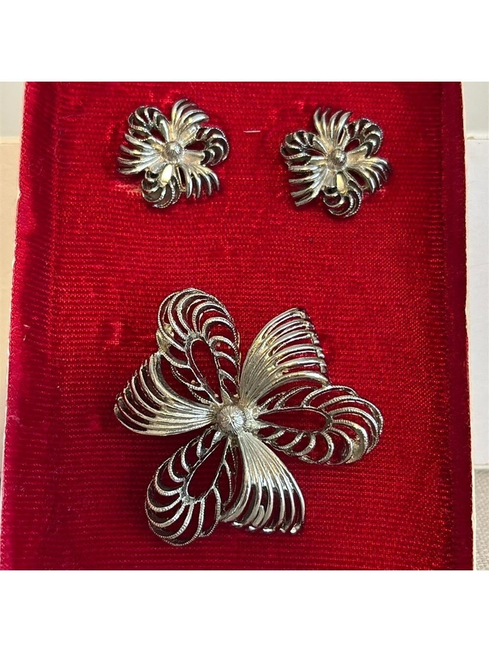Vintage Lisner Bow Brooch and Clip -On Earrings Silver Tone